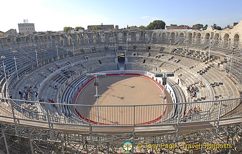 arles roman amphitheatre