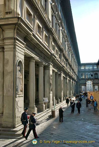 The Galleria Uffizi on Piazzale degli Uffizi