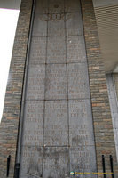 The ten panels on the inner wall explain the progression of the battle
