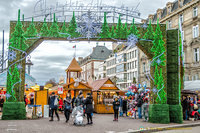 Bright green archway of the Christkindelsmärik 