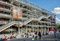 West facade of the Centre Pompidou with its escalators