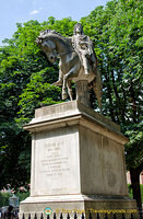 Equestrian statue of Louis XIII