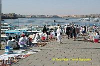 The jetty to our motorized boat - lined with Nubian traders selling their crafts.

[Aswan - Egypt]