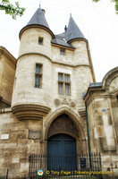 Turreted medieval gateway of the original Hôtel de Clisson at 58 rue des Archives