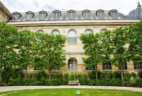 Archives Nationales building
