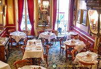 Le Procope dining room