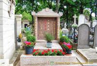 Yeung family tomb