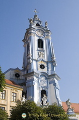 Dürnstein Stiftskirche wedgewood-like tower