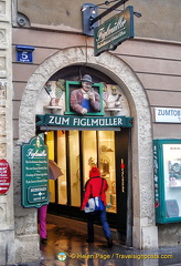 Passageway to Figlmüller restaurant 