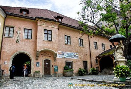 Wachaumuseum in the 16th century Teisenhoferhof building