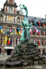 Brabo Fountain in Grote Markt