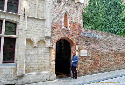 Entrance to Cafedraal at Zilverstraat 38, Bruges