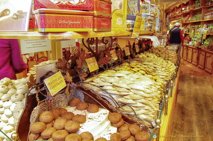 La Cure Gourmande on Breidelstraat has a great range of biscuits