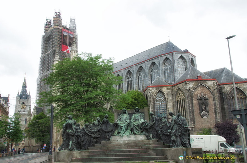 hubert-and-jan-van-eyck-sculpture-AJP0339.jpg