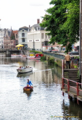 Boating around Kleine Vismarkt