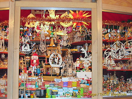 Gift stall at Cologne Weihnachtsmarkt