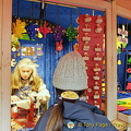 Cologne Weihnachtsmarkt gift shop
