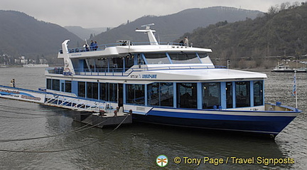 Rhine river cruise in Winter