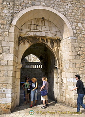 Pile Gate, leaving the old town