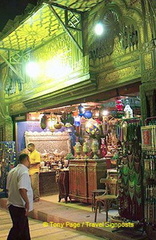 [Shopping in Cairo - Khan el-Khalili Bazaar - Egypt]