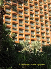 The hotel is 20 storeys high and has some 1200 rooms.
[Marriott Hotel - Cairo - Egypt]