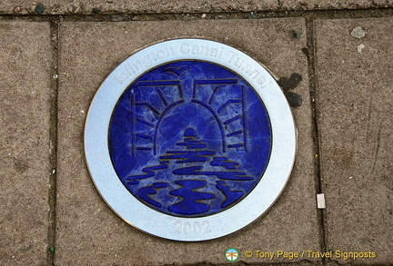 Islington Canal Tunnel marker