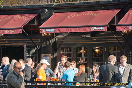 The Globe - a very busy pub on Marylebone Road