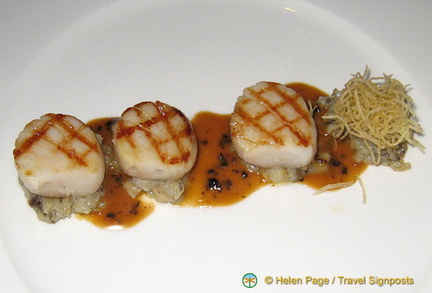 Scallops for entree at Clos Maggiore