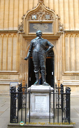 Statue of William Herbert, 3rd Earl of Pembroke at the Bodleian Library