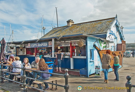 Cap'n Jaspers on Whitehouse Pier