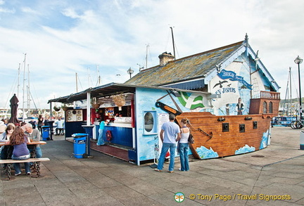 Cap'n Jaspers on Whitehouse Pier