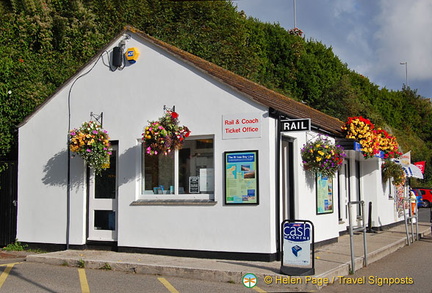 Rail and coach office at St Ives railway station