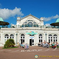 Torquay shopping at the Pavillion (1440 külastust) Torquay Pavillion was many things in the past. Today it houses some specialty shops, a bar and rest... Torquay shopping at the Pavillion