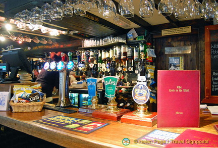 The bar at the Hole in the Wall Torquay