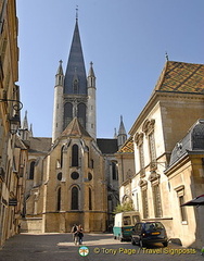 Rear view of Dijon Notre Dame