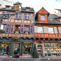 Shops on Rue des Boulangers (867 odwiedzin) Brokson, a men's boutique, is one of the shops along Rue des Boulangers Shops on Rue des Boulangers
