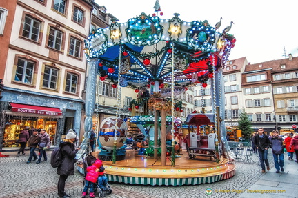 Fun ride on Place de la Cathédrale