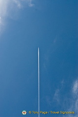 Jetstream as seen at Notre-Dame Cathedral