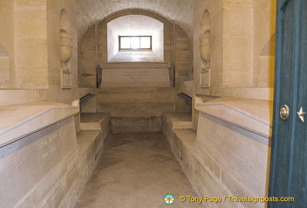 Tombs of Victor Hugo and Emile Zola