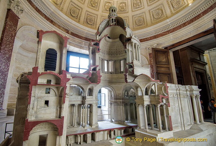 Cutaway model of the Panthéon