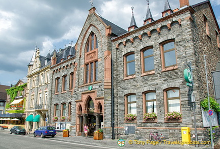 Me, outside the Bernkastel tourist office