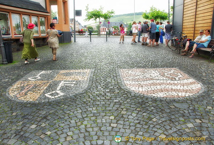 Bernkastel coat of arms (left) and Karlovy Vary coat of arms (right)