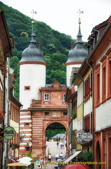 View down Steingasse, towards the towers of the Alte Brucke