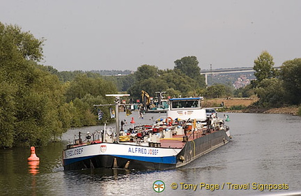 [Main Locks - Europe River Cruise - Germany]