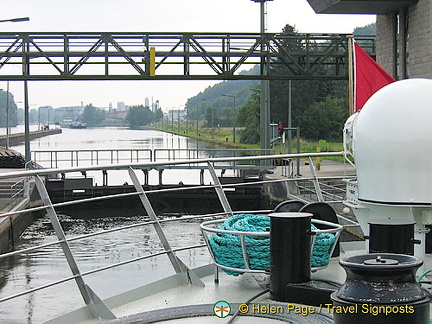 [Main Locks - Europe River Cruise - Germany]