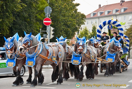 This Hofbrau dray arrived at the same time as we did so we knew we were at the right place.