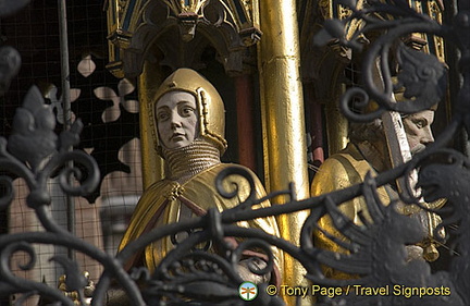 Interesting faces of the Schöner Brunnen 