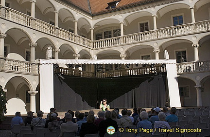 [Regensburg - Danube River Cruise - Germany]