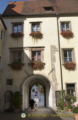 [Regensburg - Danube River Cruise - Germany]