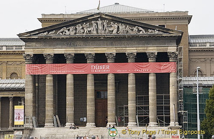 Budapest Museum of Fine Arts to the left of the Millennium Monument